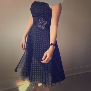 Strapless dress black with blue dots